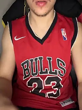 Snapshot of hungtwinkBR chatting on March 3, 2026, 3:24 am hungtwinkBR online show from March 3, 2026, 3:24 am