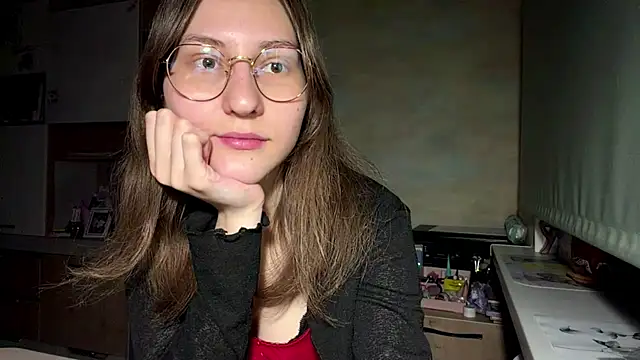 Snapshot of Miaaa_Moon chatting on April 19, 2026, 5:25 pm Miaaa Moon online show from April 19, 2026, 5:25 pm