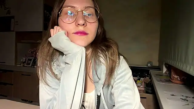 Snapshot of Miaaa_Moon chatting on April 29, 2026, 5:30 pm Miaaa Moon online show from April 29, 2026, 5:30 pm