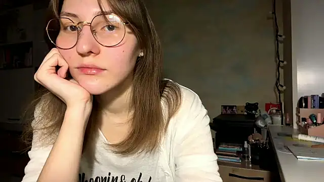 Miaaa Moon online show from February 10, 2026, 4:28 pm