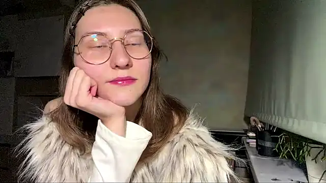 Snapshot of Miaaa_Moon chatting on April 22, 2026, 4:14 pm Miaaa Moon online show from April 22, 2026, 4:14 pm