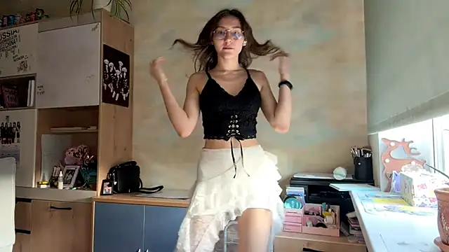 Snapshot of Miaaa_Moon chatting on May 3, 2026, 3:04 pm Miaaa Moon online show from May 3, 2026, 3:04 pm