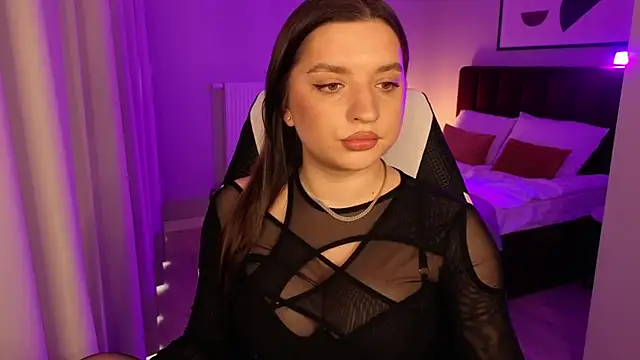 Snapshot of kirastorm_ chatting on February 6, 2026, 12:45 pm kirastorm online show from February 6, 2026, 12:45 pm