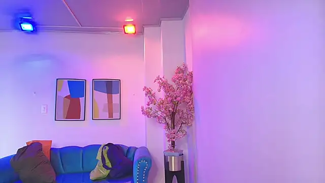 Madame scarlett online show from April 17, 2026, 11:57 am