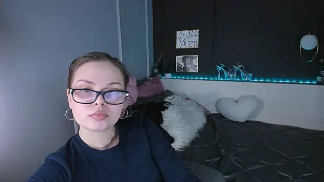 Snapshot of Maykinkya chatting on March 27, 2026, 1:56 pm Maykinkya online show from March 27, 2026, 1:56 pm