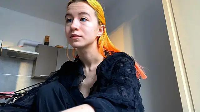 Snapshot of EmilyHein chatting on February 23, 2026, 6:03 am EmilyHein online show from February 23, 2026, 6:03 am