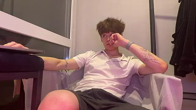 Snapshot of Kevin_bucks chatting on February 17, 2026, 2:14 pm Kevin bucks online show from February 17, 2026, 2:14 pm