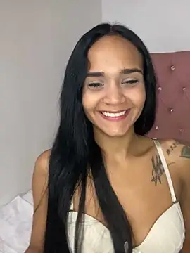 Maria x Alejandra online show from February 13, 2026, 4:01 am