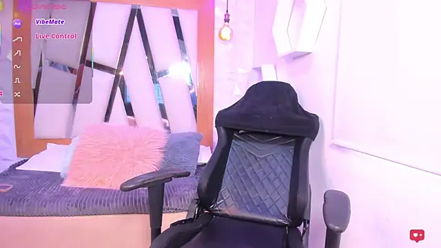 Bella Miller1  online show from February 23, 2026, 6:08 pm