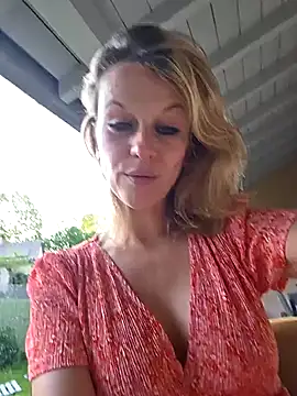 Couple-Kiwii-Orchidee-Boy online show from April 19, 2026, 6:10 pm