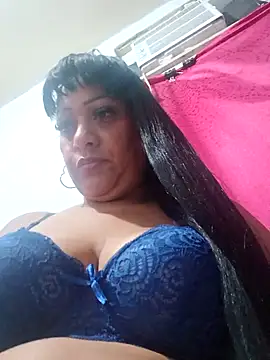 Snapshot of SabrinaColin chatting on May 23, 2026, 5:17 am SabrinaColin online show from May 23, 2026, 5:17 am