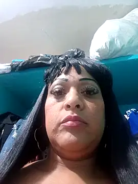 Snapshot of SabrinaColin chatting on May 3, 2026, 9:51 pm SabrinaColin online show from May 3, 2026, 9:51 pm