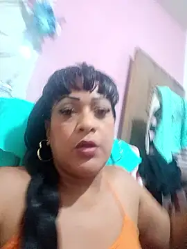 Snapshot of SabrinaColin chatting on May 26, 2026, 2:20 am SabrinaColin online show from May 26, 2026, 2:20 am