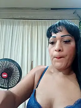 Snapshot of SabrinaColin chatting on June 2, 2026, 2:11 am SabrinaColin online show from June 2, 2026, 2:11 am