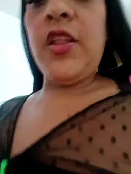 Snapshot of SabrinaColin chatting on April 19, 2026, 9:39 pm SabrinaColin online show from April 19, 2026, 9:39 pm