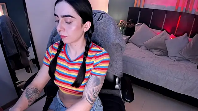 Luna tagliaferri online show from July 15, 2026, 8:16 pm