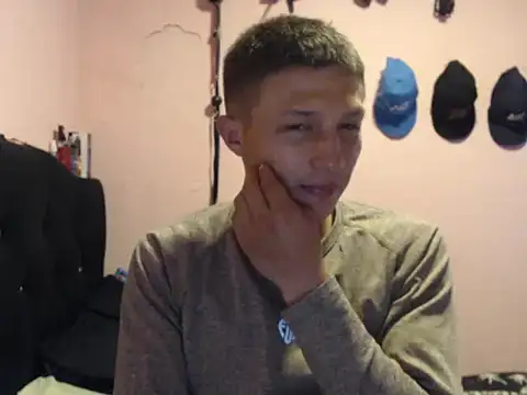 Snapshot of Cronos_Hot_8 chatting on February 9, 2026, 7:50 am Cronos Hot 8 online show from February 9, 2026, 7:50 am