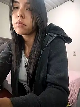 VelvetRosss online show from April 15, 2026, 5:06 pm