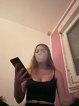 SofieKayla online show from April 14, 2026, 9:20 pm