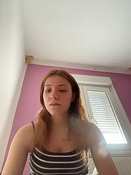 SofieKayla online show from April 10, 2026, 2:13 pm