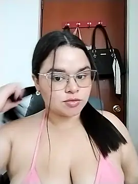 Snapshot of SamanthaStonee chatting on February 2, 2026, 12:09 am SamanthaStonee online show from February 2, 2026, 12:09 am