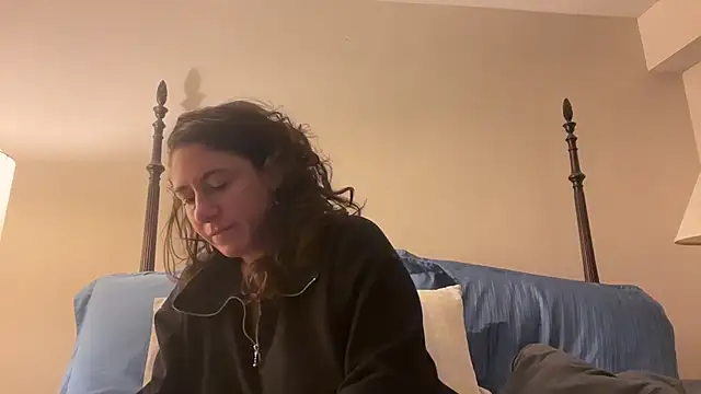 mr mrs glitter online show from May 7, 2026, 5:33 am