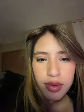 Snapshot of romyamo chatting on April 9, 2026, 6:19 am romyamo online show from April 9, 2026, 6:19 am