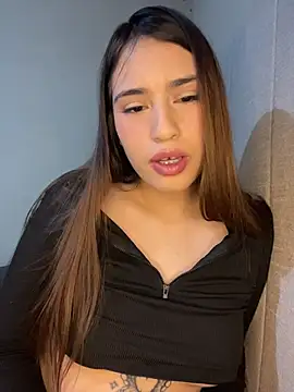 Snapshot of romyamo chatting on February 19, 2026, 4:20 am romyamo online show from February 19, 2026, 4:20 am