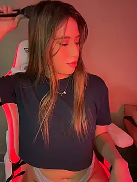 Snapshot of romyamo chatting on April 11, 2026, 3:25 am romyamo online show from April 11, 2026, 3:25 am