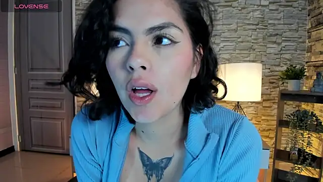 Snapshot of butterflyx39 chatting on April 16, 2026, 10:38 am butterflyx39 online show from April 16, 2026, 10:38 am