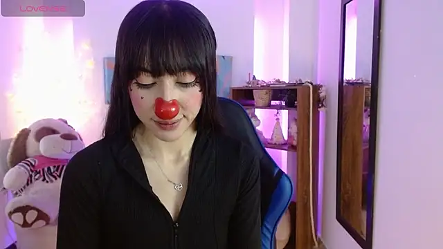Snapshot of FIORELLA_L chatting on May 5, 2026, 12:08 pm FIORELLA L online show from May 5, 2026, 12:08 pm