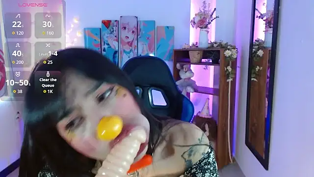 Snapshot of FIORELLA_L chatting on May 12, 2026, 12:11 pm FIORELLA L online show from May 12, 2026, 12:11 pm