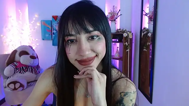 Snapshot of FIORELLA_L chatting on May 11, 2026, 4:04 pm FIORELLA L online show from May 11, 2026, 4:04 pm