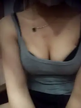 quanchatseex online show from April 20, 2026, 3:35 pm