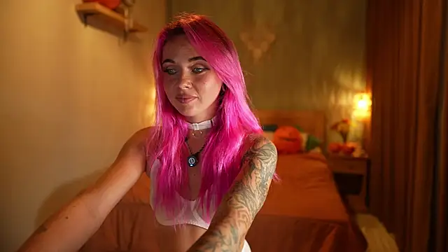 Snapshot of Sarah_Pink chatting on November 1, 2025, 10:53 am Sarah Pink online show from November 1, 2025, 10:53 am