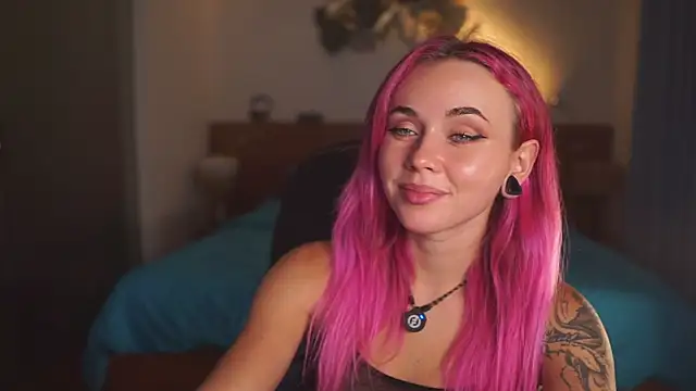 Snapshot of Sarah_Pink chatting on April 30, 2026, 2:35 pm Sarah Pink online show from April 30, 2026, 2:35 pm