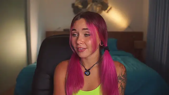 Sarah Pink online show from January 19, 2026, 11:58 am