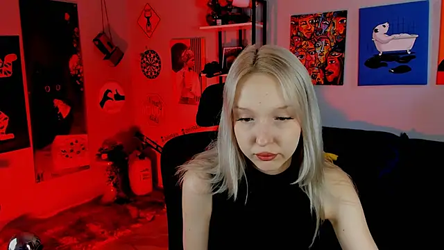 MaoqiBeverly online show from March 26, 2026, 5:06 am