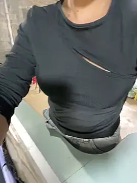 Snapshot of susin-beo chatting on February 1, 2026, 8:45 am susin-beo online show from February 1, 2026, 8:45 am