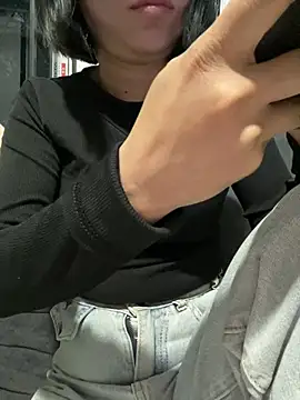 Snapshot of susin-beo chatting on February 5, 2026, 2:02 pm susin-beo online show from February 5, 2026, 2:02 pm