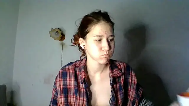 NickiKisinger online show from April 21, 2026, 5:14 am