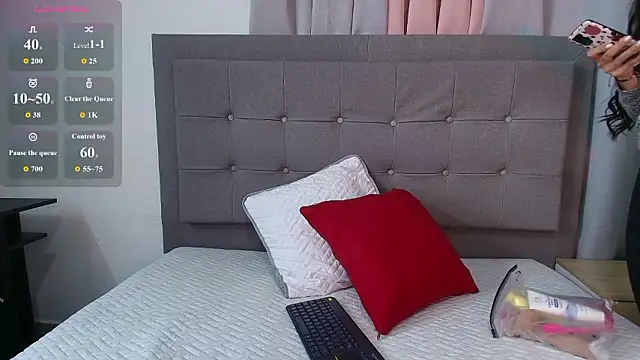 Snapshot of Karla_94 chatting on February 25, 2026, 3:18 am Karla 94 online show from February 25, 2026, 3:18 am