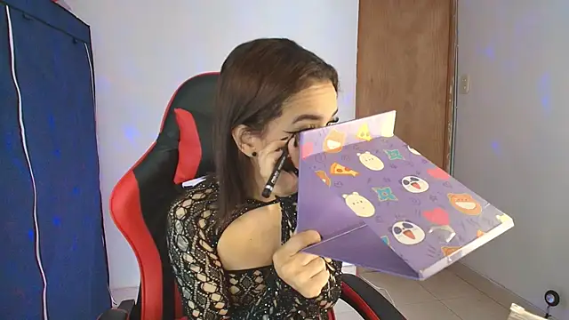 Snapshot of Zoe-Walzer chatting on February 16, 2026, 3:32 pm Zoe-Walzer online show from February 16, 2026, 3:32 pm