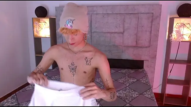 Snapshot of lucke_collins22 chatting on February 3, 2026, 6:40 am lucke collins22 online show from February 3, 2026, 6:40 am