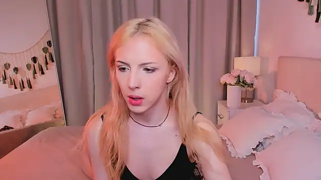Snapshot of Tiffany__King chatting on May 31, 2026, 5:57 am Tiffany King online show from May 31, 2026, 5:57 am