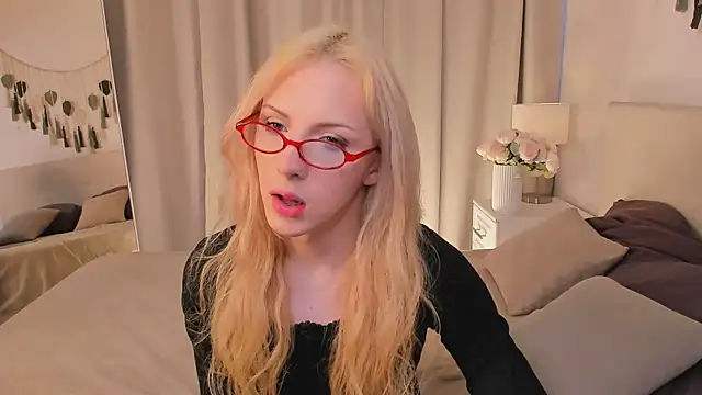 Snapshot of Tiffany__King chatting on May 29, 2026, 5:57 am Tiffany King online show from May 29, 2026, 5:57 am