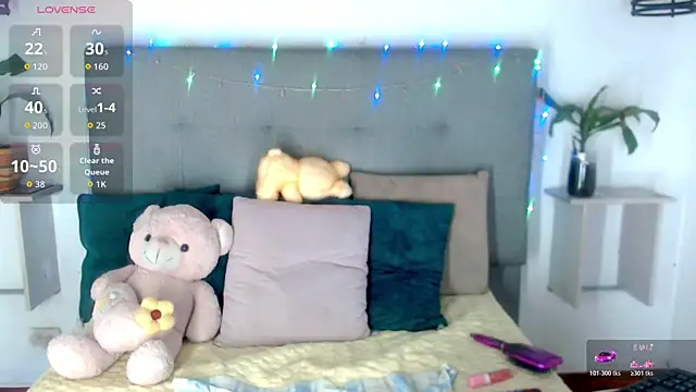Snapshot of Sophia_Valentina chatting on April 17, 2026, 4:59 am Sophia Valentina online show from April 17, 2026, 4:59 am