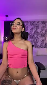 Mialarouse online show from April 19, 2026, 6:10 pm