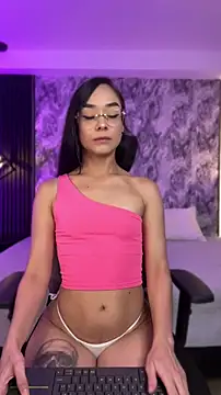 Mialarouse online show from April 19, 2026, 4:08 pm