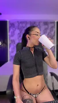 Mialarouse online show from April 14, 2026, 9:09 pm